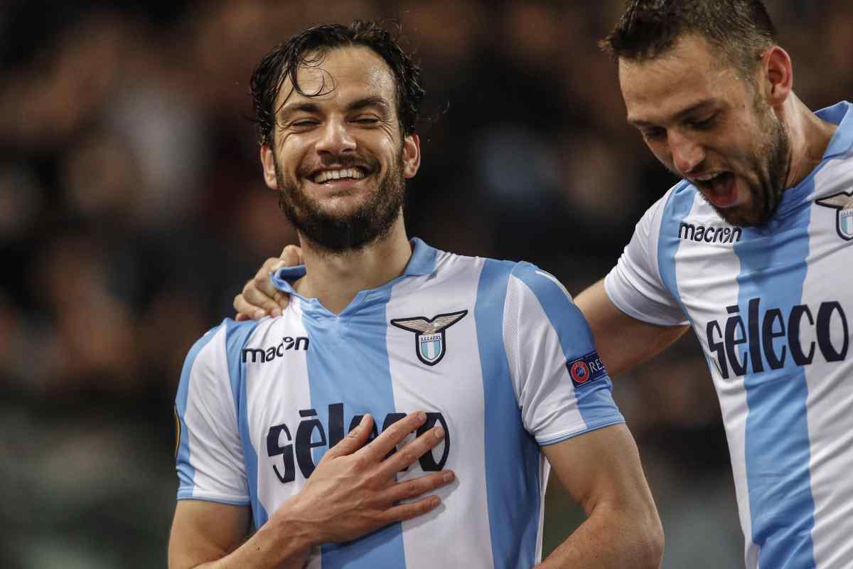 Parolo esulta dopo il gol segnato al Salisburgo