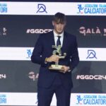 esposito durante la premiazione gran galà calcio